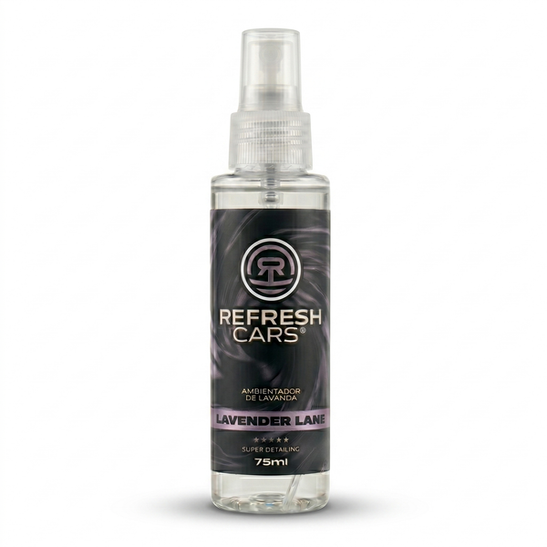Lavendel-Lufterfrischer Refresh Cars 75ml Spray, Packshot der Lavender-Lane-Flasche vor weißem Hintergrund