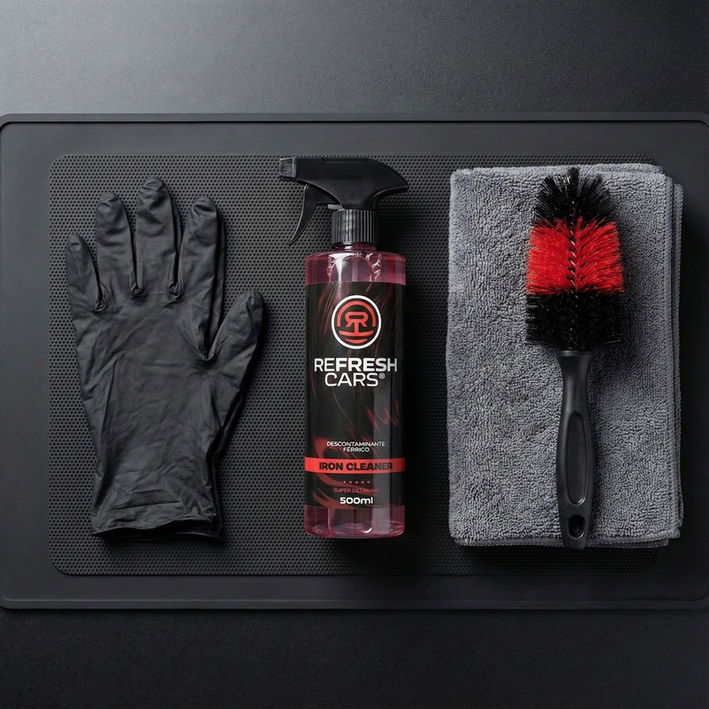 Descontaminante férrico Refresh Cars 500ml con guante, microfibra y cepillo de llantas en kit detailing