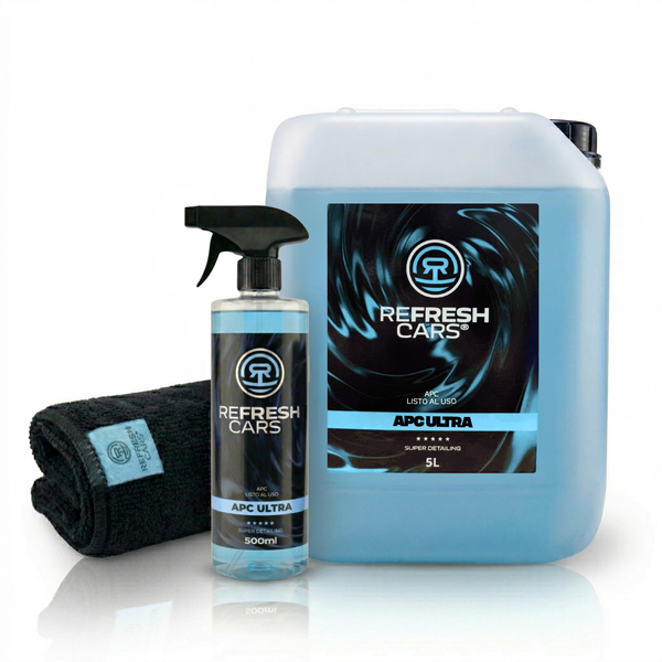 APC Listo al Uso Refresh Cars: garrafa 5L, bote spray 500ml y microfibra azules sobre fondo blanco