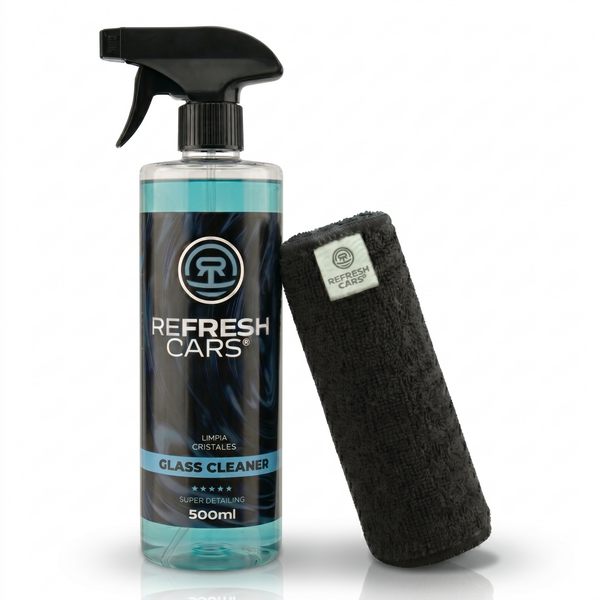 Limpia cristales 500ml Refresh Cars con bote spray y bayeta de microfibra sobre fondo blanco
